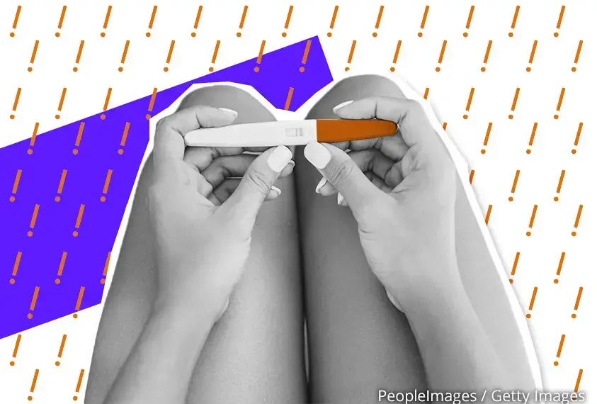 M&auml;dchen mit positivem Schwangerschafsttest 